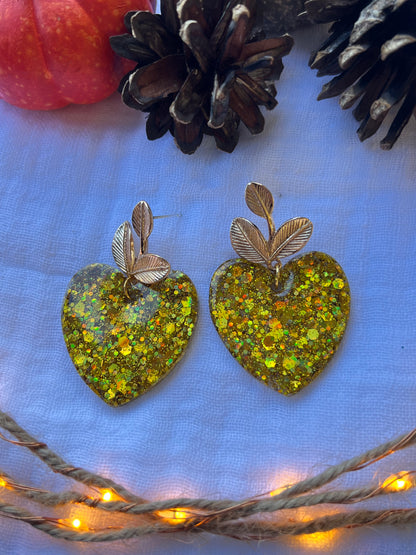 Boucles d'oreilles coeur à paillettes doré holographique